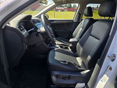 Used 2022 Volkswagen Tiguan SE image 13