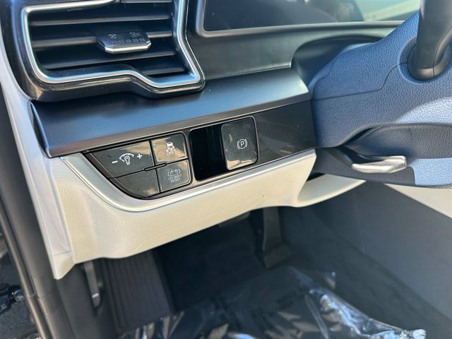 Used 2025 Kia Sportage EX AWD/4WD image 19