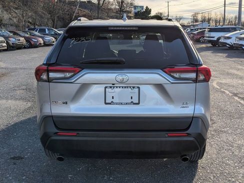 Certified 2020 Toyota RAV4 LE image 4