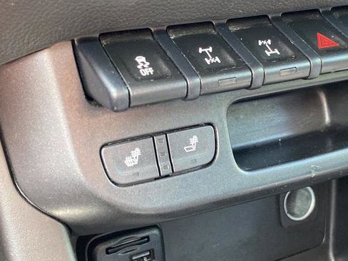 Used 2022 Chevrolet Colorado ZR2 AWD/4WD image 25