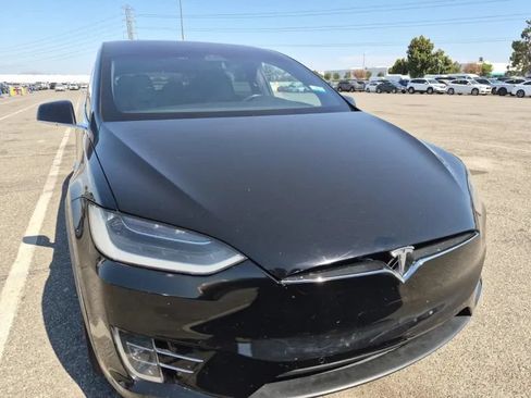 Used 2018 Tesla Model X 75D AWD/4WD image 2