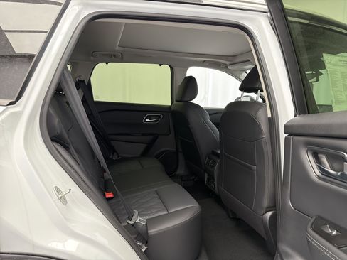 New 2026 Nissan Rogue Platinum AWD/4WD image 13