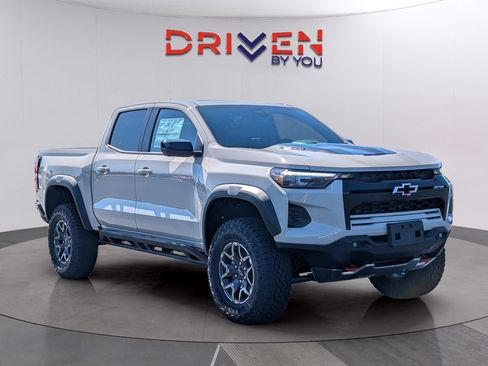 New 2026 Chevrolet Colorado ZR2 w/ Technology Package AWD/4WD image 8