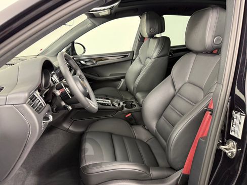 New 2026 Porsche Macan S image 5