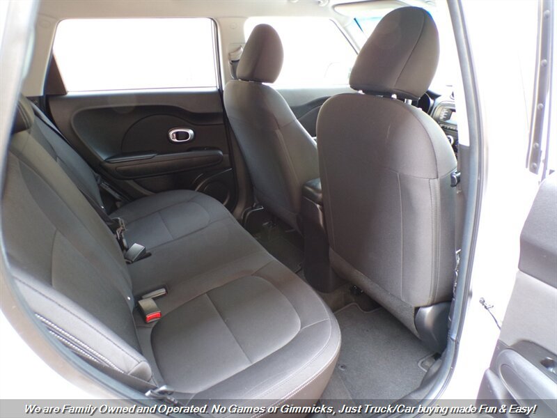 Used 2016 Kia Soul FWD image 22