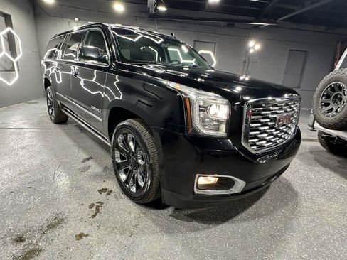 Used 2018 GMC Yukon XL Denali w/ Denali Ultimate Package AWD/4WD image 11
