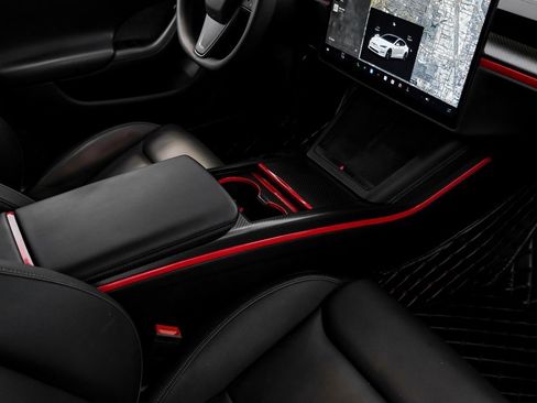 Used 2021 Tesla Model S Plaid image 24