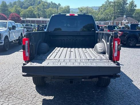 Used 2025 Ford F250 Platinum AWD/4WD image 7