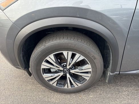 Used 2023 Nissan Rogue SV w/ SV Premium B Package image 7