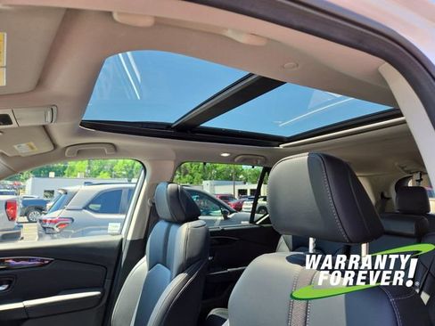Used 2024 Honda Pilot Touring image 13