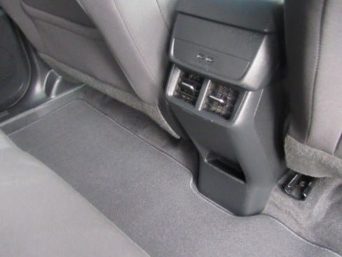 Used 2026 Chevrolet Equinox LT AWD/4WD image 11
