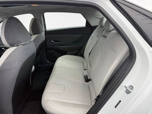 Used 2021 Hyundai Elantra Limited image 21