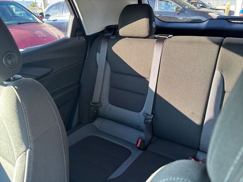 Used 2025 Chevrolet TrailBlazer LT image 37