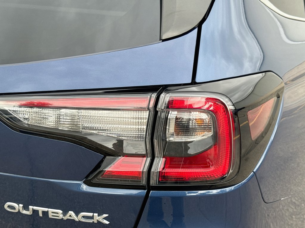 Used 2022 Subaru Outback Limited AWD/4WD image 33