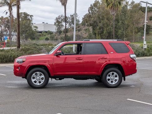Used 2023 Toyota 4Runner SR5 image 5