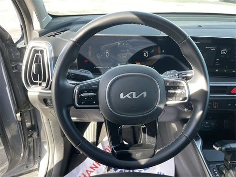 Used 2024 Kia Sorento S image 14