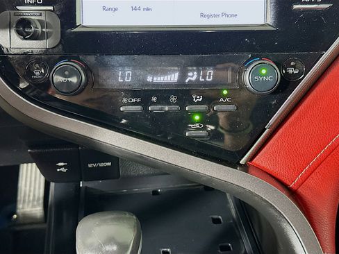 Used 2018 Toyota Camry XSE FWD image 23