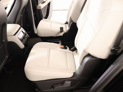 New 2026 Lincoln Aviator 2WD image 12