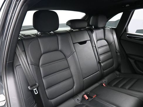 Certified 2026 Porsche Macan AWD/4WD image 26