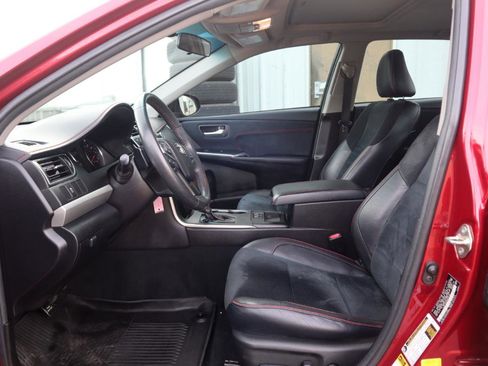 Used 2016 Toyota Camry XSE w/ Moonroof Package image 49