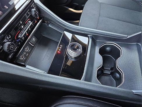 Used 2025 Jeep Grand Cherokee Altitude image 25