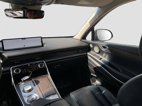 Used 2023 Genesis GV80 2.5T w/ Prestige Package image 25