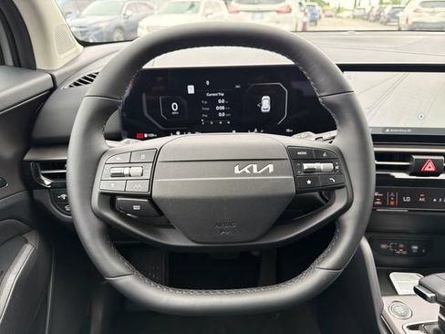 New 2026 Kia Sportage SX FWD image 10