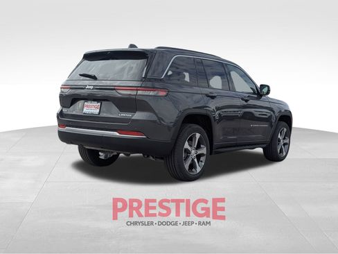 New 2026 Jeep Grand Cherokee Limited w/ Luxury Tech Group II AWD/4WD image 5