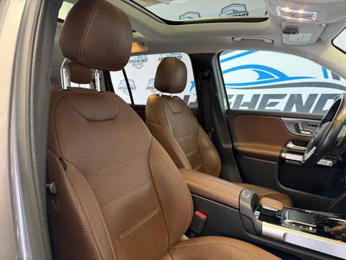 Used 2021 Mercedes-Benz GLB 250 4MATIC image 28