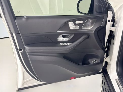 Used 2023 Mercedes-Benz GLS 580 4MATIC image 15