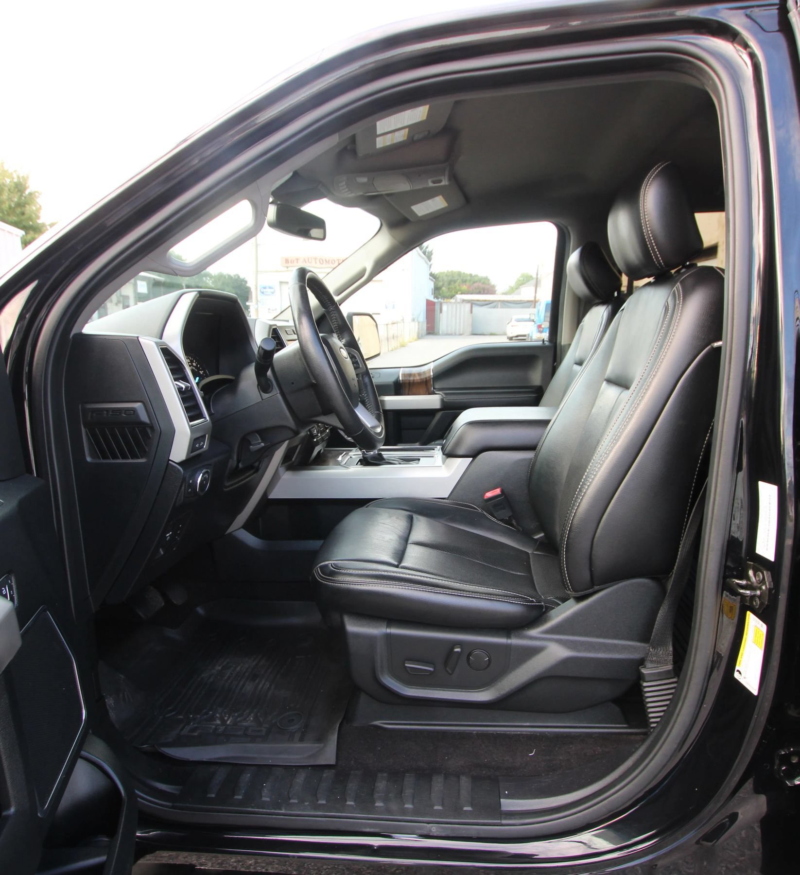 Used 2019 Ford F150 Lariat AWD/4WD image 9