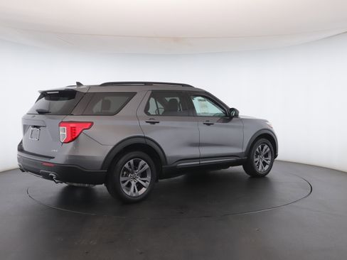 Used 2021 Ford Explorer XLT w/ Equipment Group 202A image 29