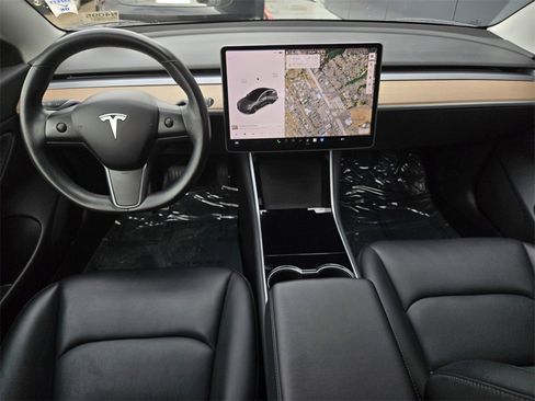 Used 2018 Tesla Model 3 Long Range image 14
