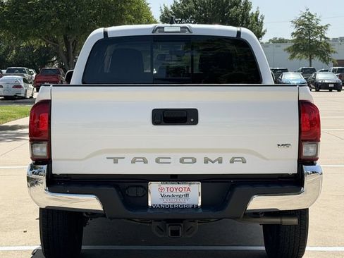 Used 2021 Toyota Tacoma SR5 RWD image 5