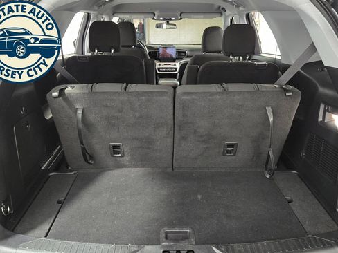 Used 2022 Ford Explorer XLT AWD/4WD image 37