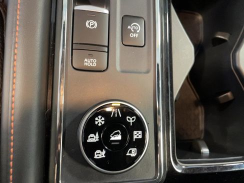 Used 2024 Nissan Pathfinder Rock Creek image 13