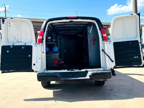 Used 2016 Chevrolet Express 3500 Extended image 13