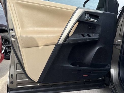 Used 2013 Toyota RAV4 Limited AWD/4WD image 15