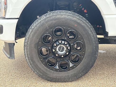 Used 2025 Ford F250 XLT w/ Black Appearance Package AWD/4WD image 14