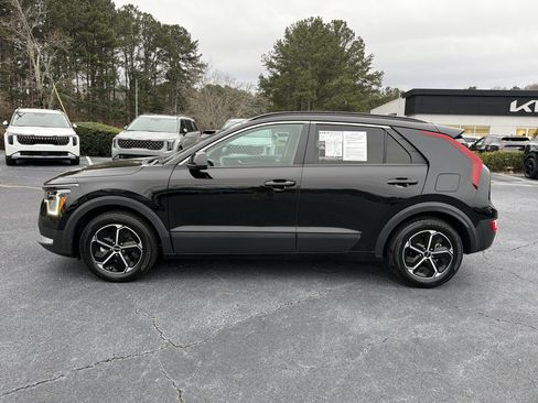 Used 2023 Kia Niro LX image 4