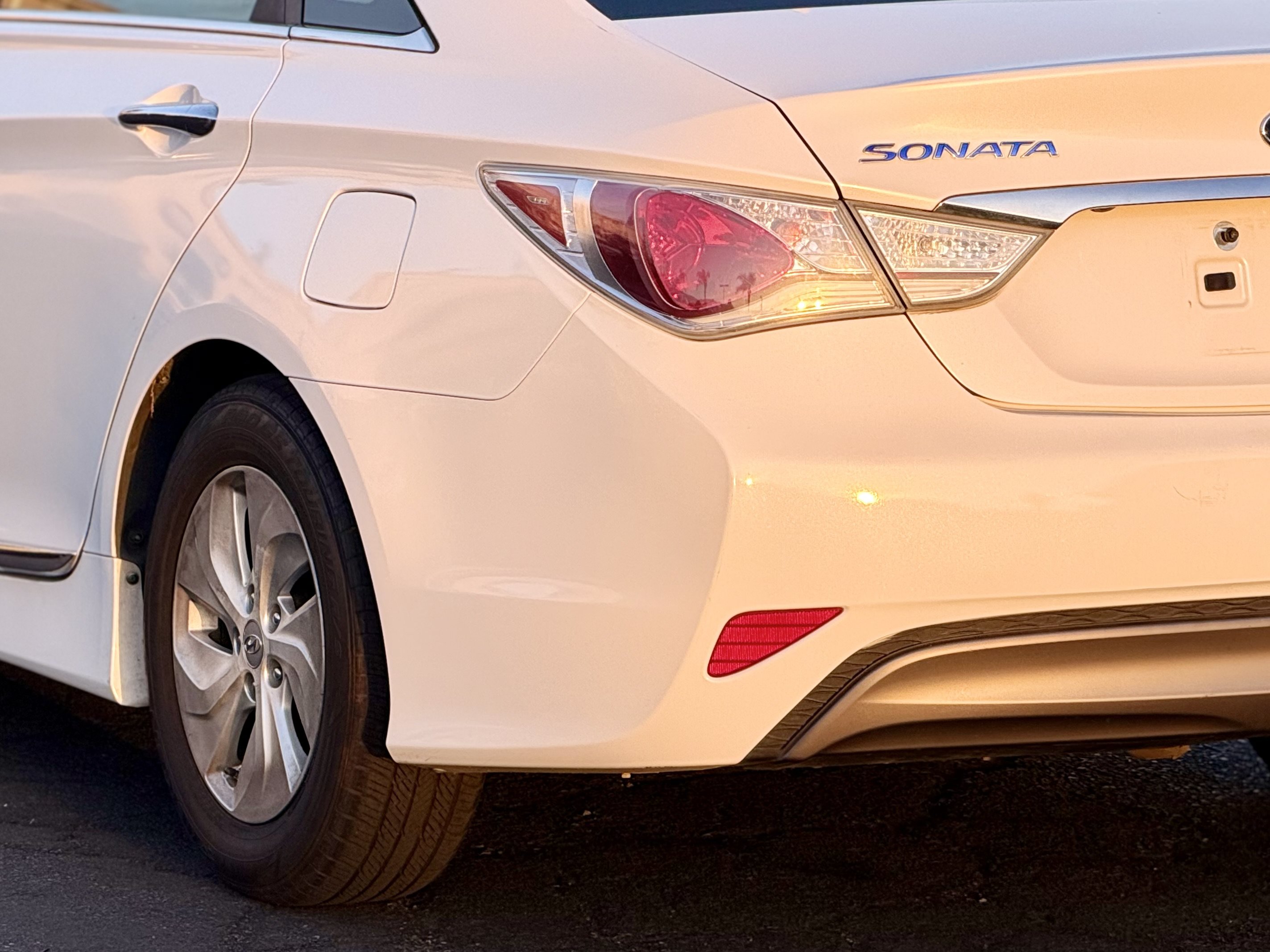 Used 2015 Hyundai Sonata Hybrid FWD image 10