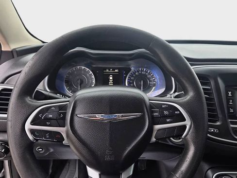 Used 2015 Chrysler 200 Limited FWD image 8
