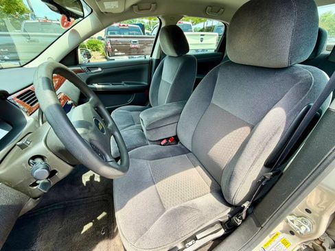Used 2011 Chevrolet Impala LS FWD image 8