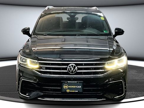 Used 2022 Volkswagen Tiguan SEL R-Line image 4