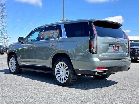 Used 2024 Cadillac Escalade Luxury AWD/4WD image 8