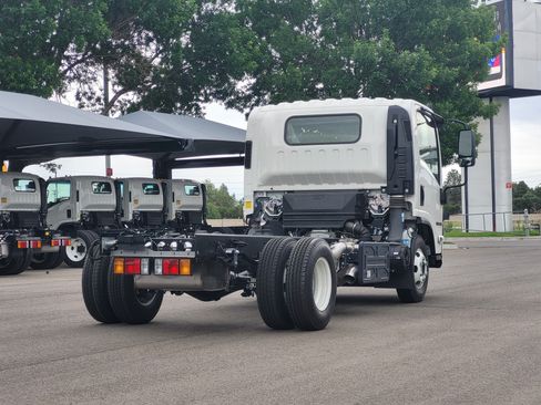 New 2026 Isuzu NPR RWD image 7