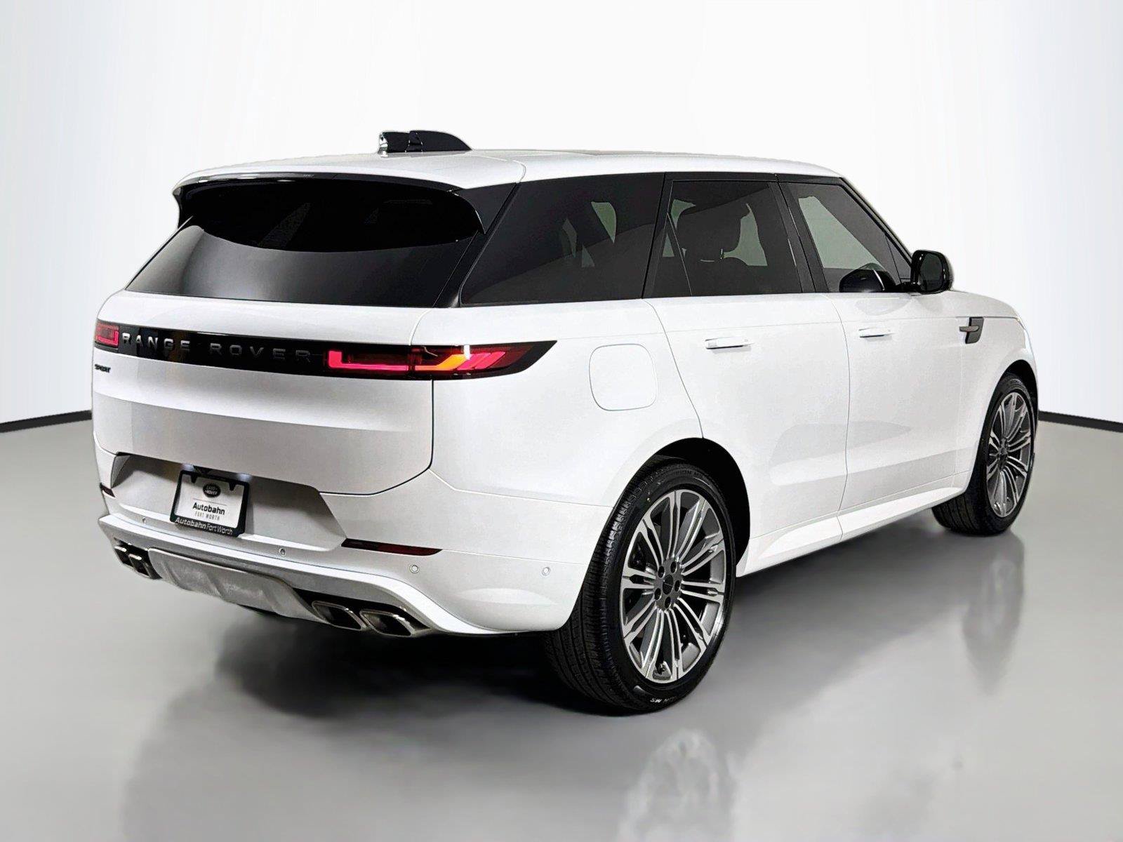 New 2027 Land Rover Range Rover Sport Dynamic SE AWD/4WD image 5