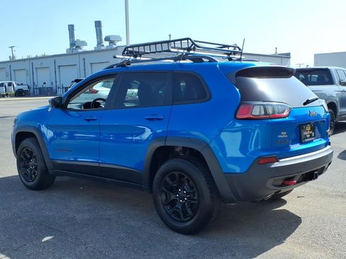 Used 2019 Jeep Cherokee Trailhawk w/ Cold Weather Group AWD/4WD image 9