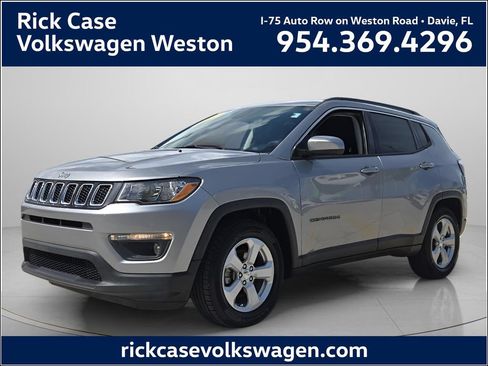 Used 2021 Jeep Compass Latitude FWD image 1