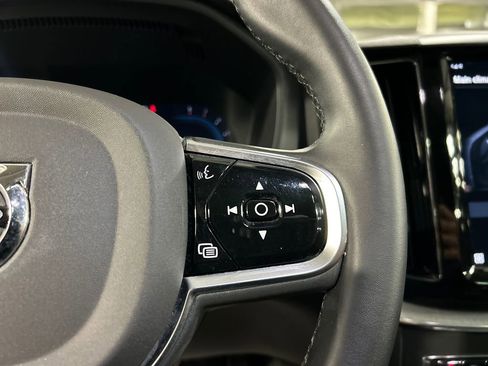 Used 2025 Volvo XC60 B5 Plus AWD/4WD image 14